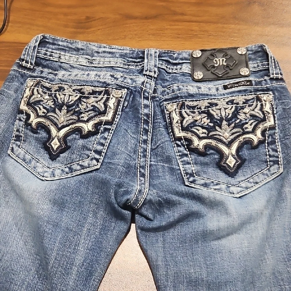 Miss Me Women's Dark Blue Cuffed Capri Jeans - Picture 10 of 11